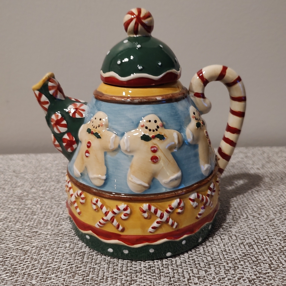 Debbie Mumm Gingerbread Man Teapot